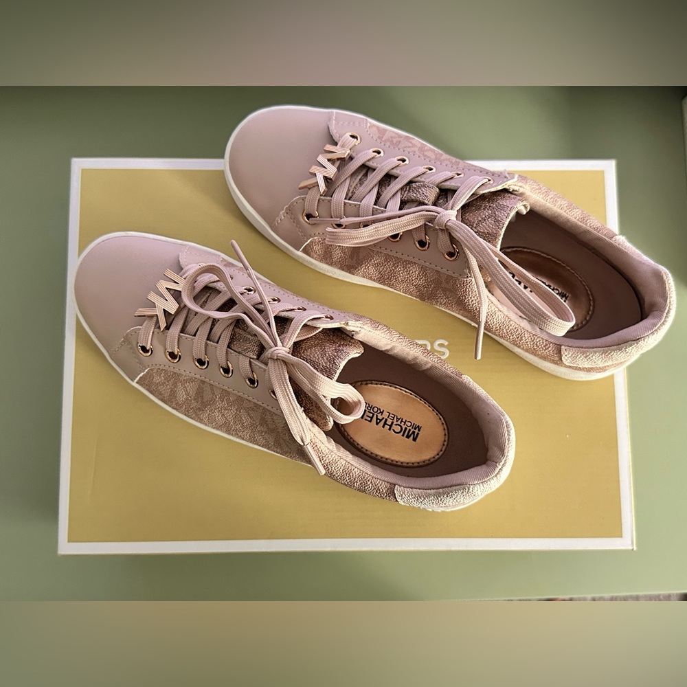 Michael Kors Poppy Lace Up Sneaker